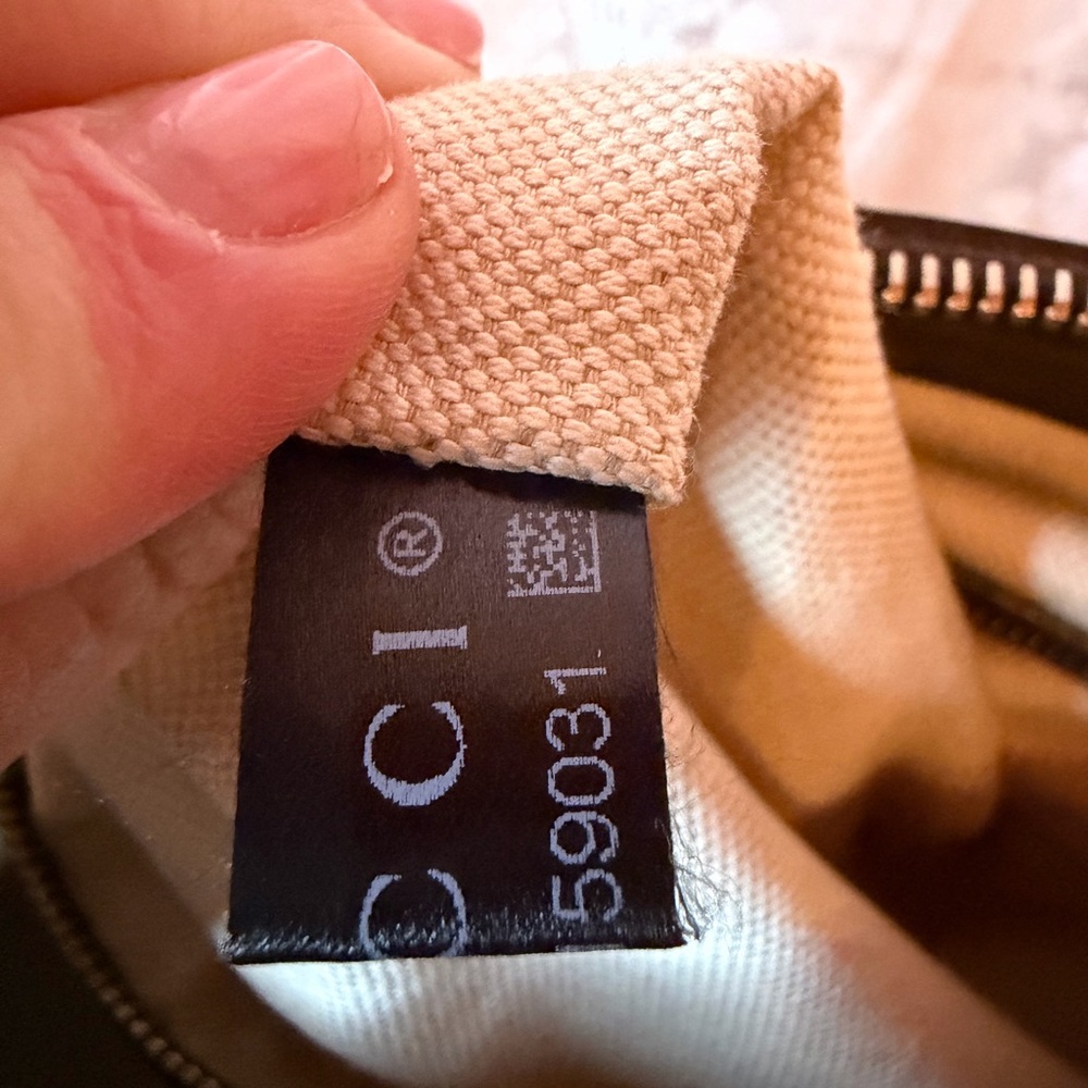Gucci Beige and Red Shoulder Bag - Picture 2 of 12